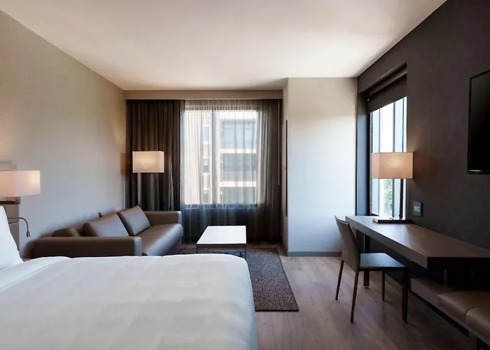 Ac By Marriott Universities At The Capitol Hotel 3*
