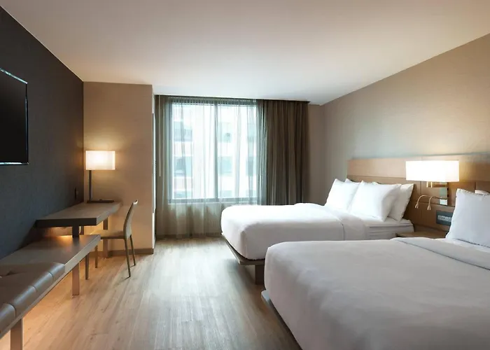 Hotel Ac By Marriott Universities At The Capitol 3*